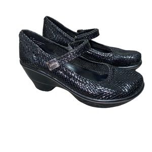 Jambu Hand Woven Design Wedge Heels Size 8 Black Leather